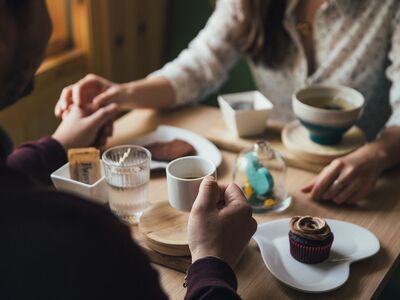 CBS: omzet horeca krimpt ongekend hard